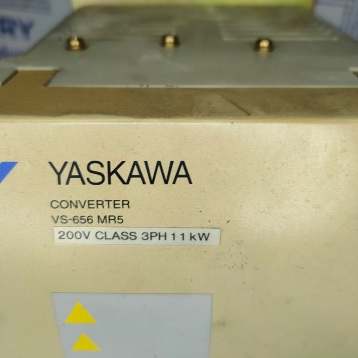 YASKAWA CONVERTER VS-656 MR5 vue etiquette